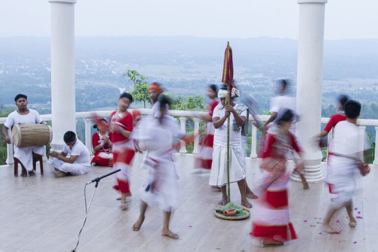 গরিয়া নৃত্য — ঢোলের তালে